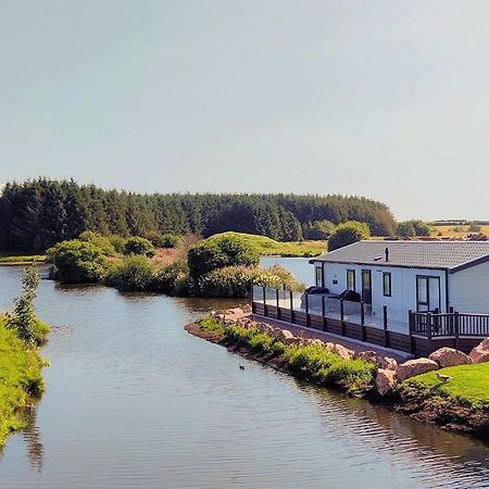 Luxury Lakeside Lodge With Htub Beautiful Views 애넌 외부 사진